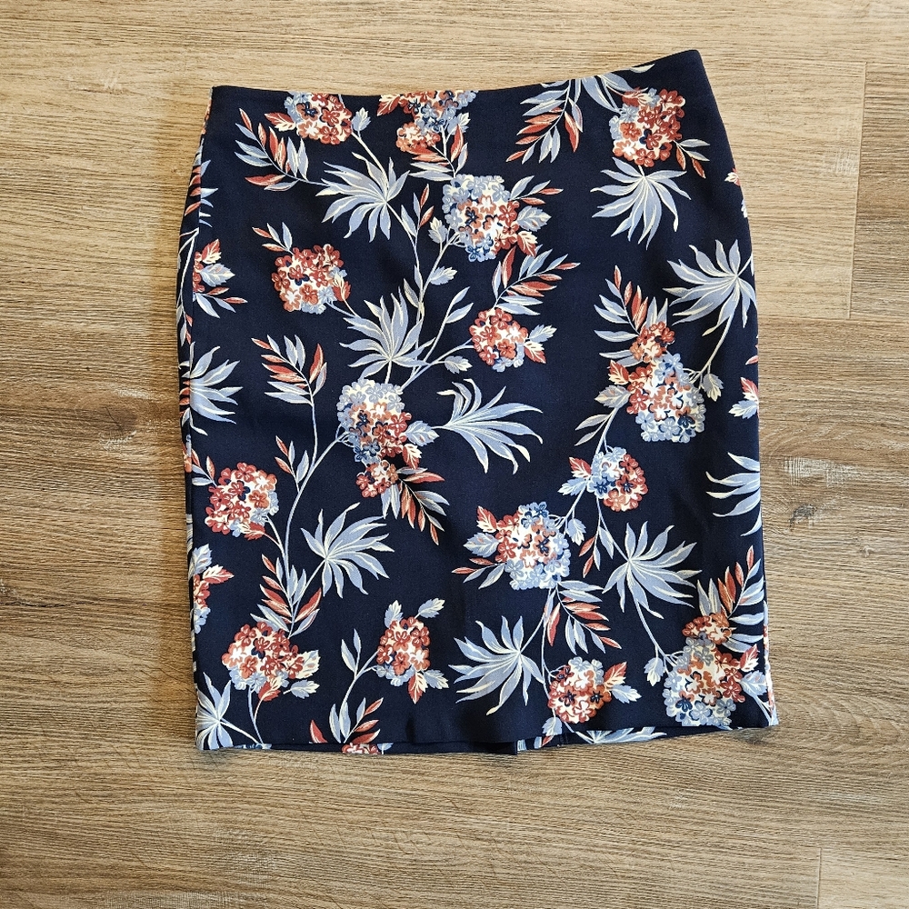 Ann Taylor Factory Navy Blue And Floral Pencil Skirt Size 12